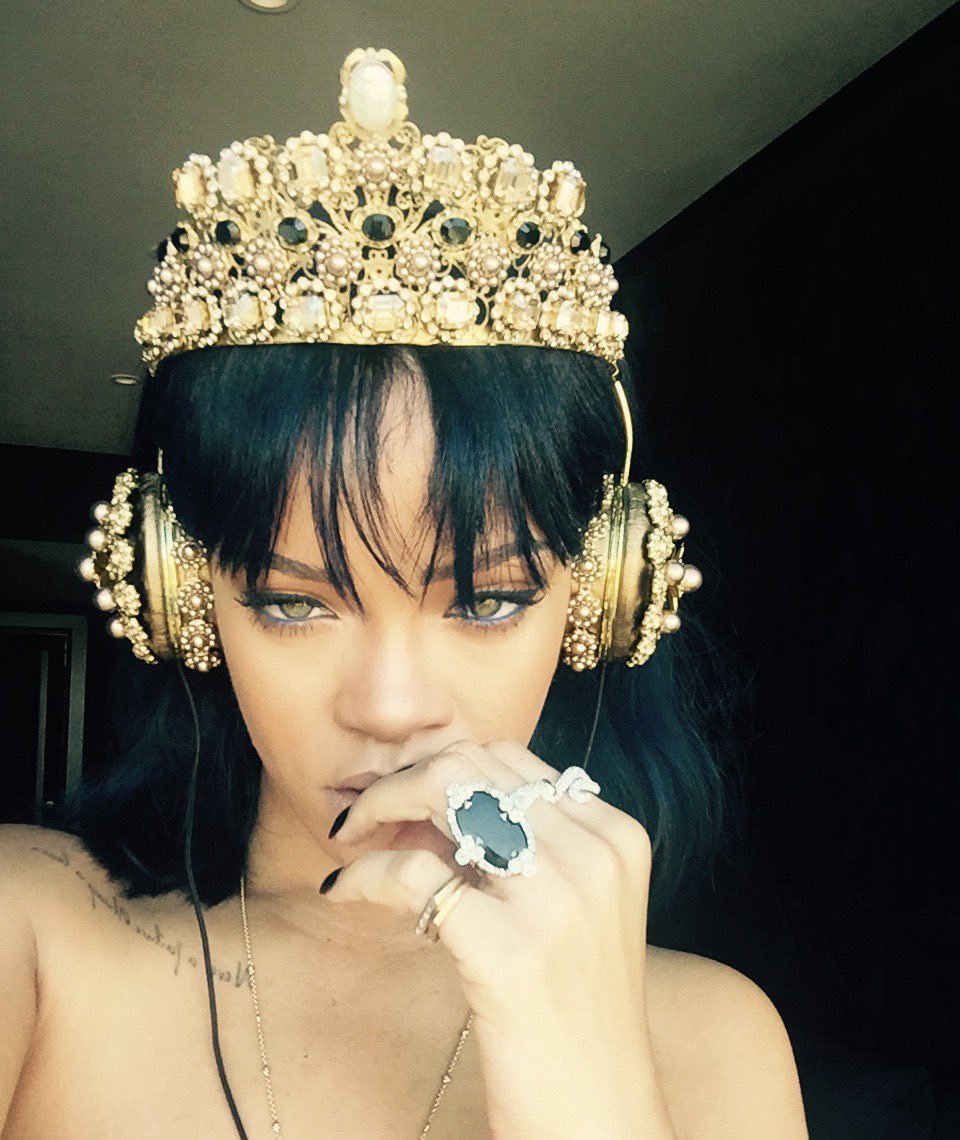 when rihanna posted this selfie listening to anti in $9000 dolce & gabbana headphones, iconic
