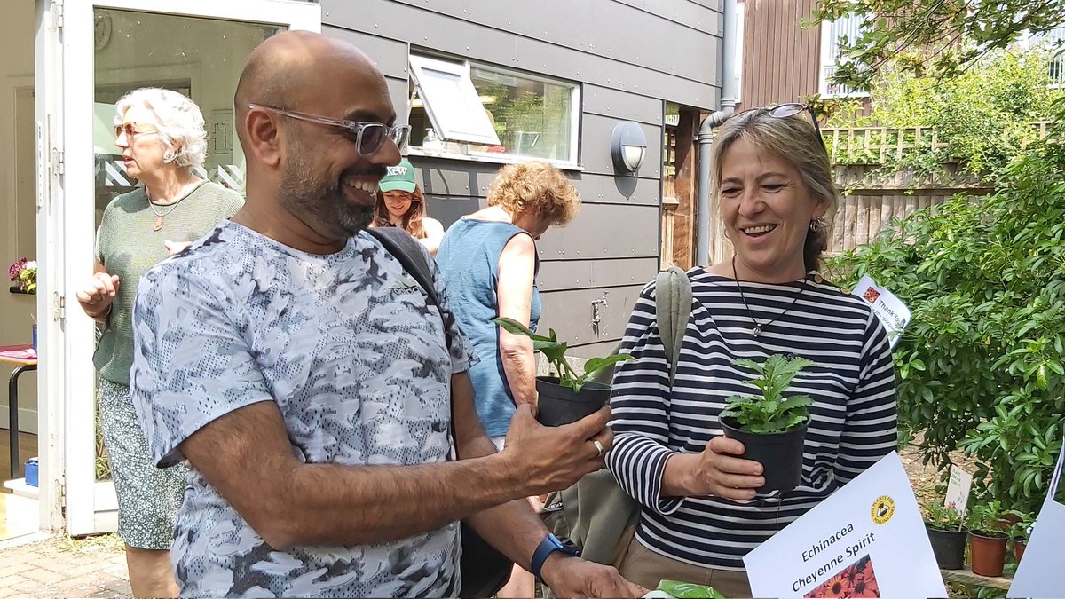 GreenTheGrid's tweet photo. You all helped to make the day a huge success and we look forward to seeing the plants grow in #SouthfieldsGrid gardens over the summer! https://t.co/hUSKMGCv8S