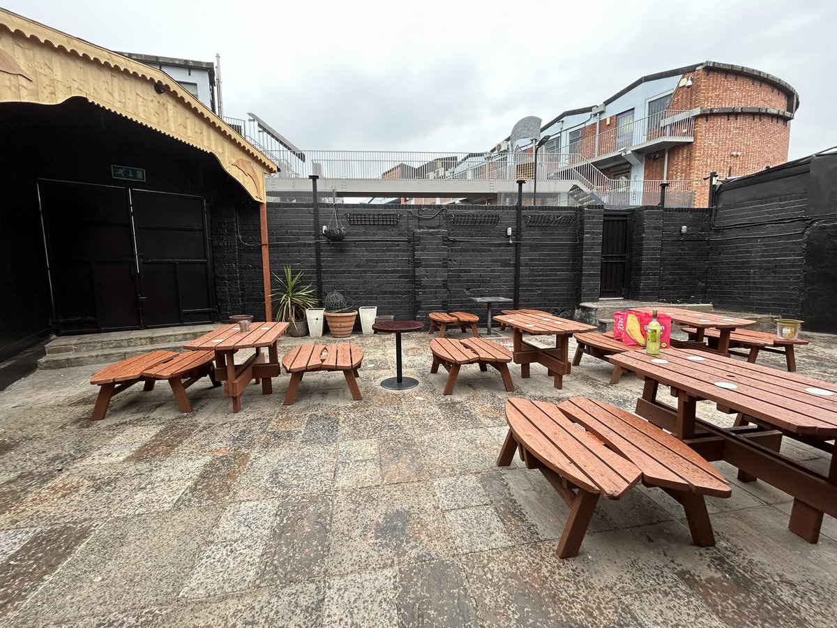 PubsSaving's tweet image. The Dolphin  #pub Mare Street new opening times! 🐬 Pool table and beer garden. #pubsreopening #hackney