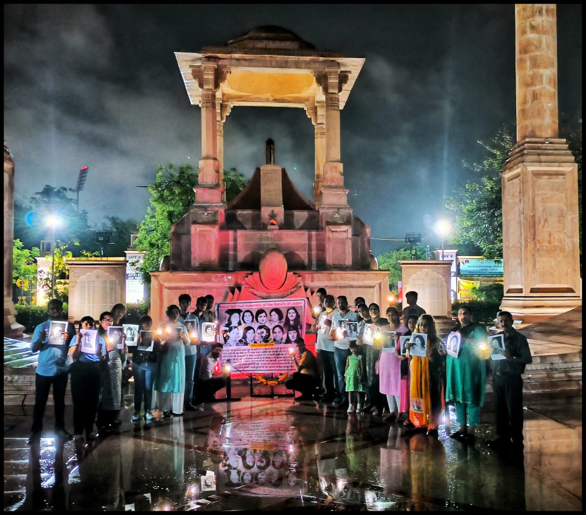 BahaiOPAIndia's tweet photo. A memorial event held in Jaipur at Amar Jawan Jyoti, honoring 10 Baha’i women executed 40 years ago and all Iranian women continuing to work towards gender equality in Iran!
#OurStoryIsOne #bahai #bahaifaith #iran #humanrights #women_of_iran #womenofiran #equality #genderequality https://t.co/17hKjtFJy5