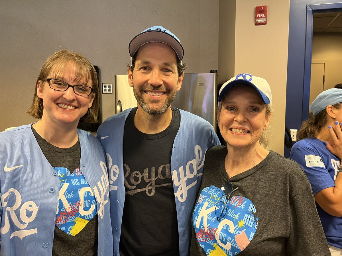 dopeymouse00's tweet photo. @BigSlickKC hey, Paul Rudd, I found this article your dad did in my Titanic scrapbook. I think from ‘98?! Thanks for a great time at the game…my mom and I had a blast! ❤️ https://t.co/DMYrGP7oDm