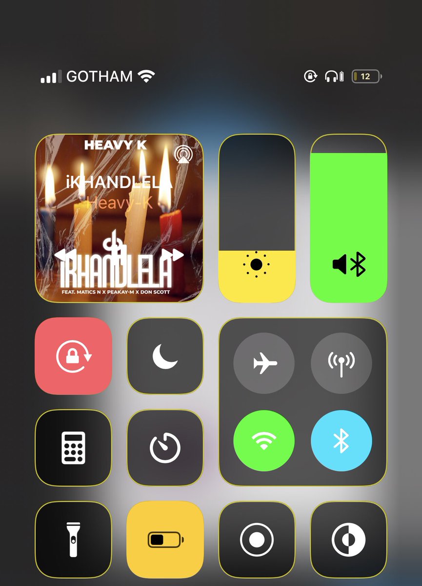 notbuckyb's tweet photo. If your iPhone doesn’t look like this then what are you doing https://t.co/6fr7CT35Gh