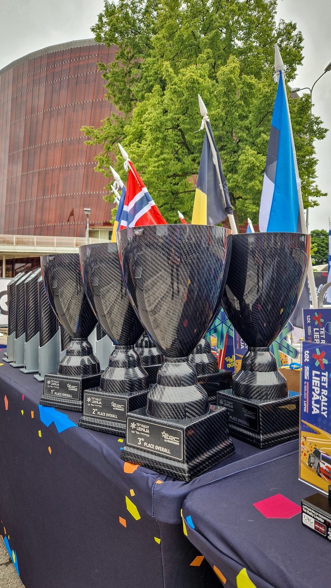 LVRally's tweet photo. Jau pēc pāris mirkļiem ātrākās #TeyRallyLiepaja ekipāžas saņems izskatīgos kausiņus. 🏆

#LVRally #ThisRallyRocks #octcomposites https://t.co/9PNYSYy9tC