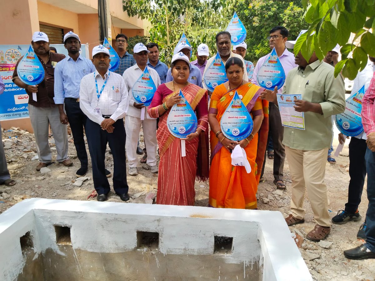 hmwssbdgmsguda's tweet photo. @MDHMWSSB, @HMWSSBOnline, @KTRBRS, @TelanganaCMOSir on occasion of Manchineella Pandaga, conducted rainwater harvesting programme along with GM, DGMs,  Managers, Janani NGO, chief guest Dr.Surekha Om Prakash with all staff  Hon'ble Corporator under  O&amp;M Dn IV https://t.co/1j58wW6bXm