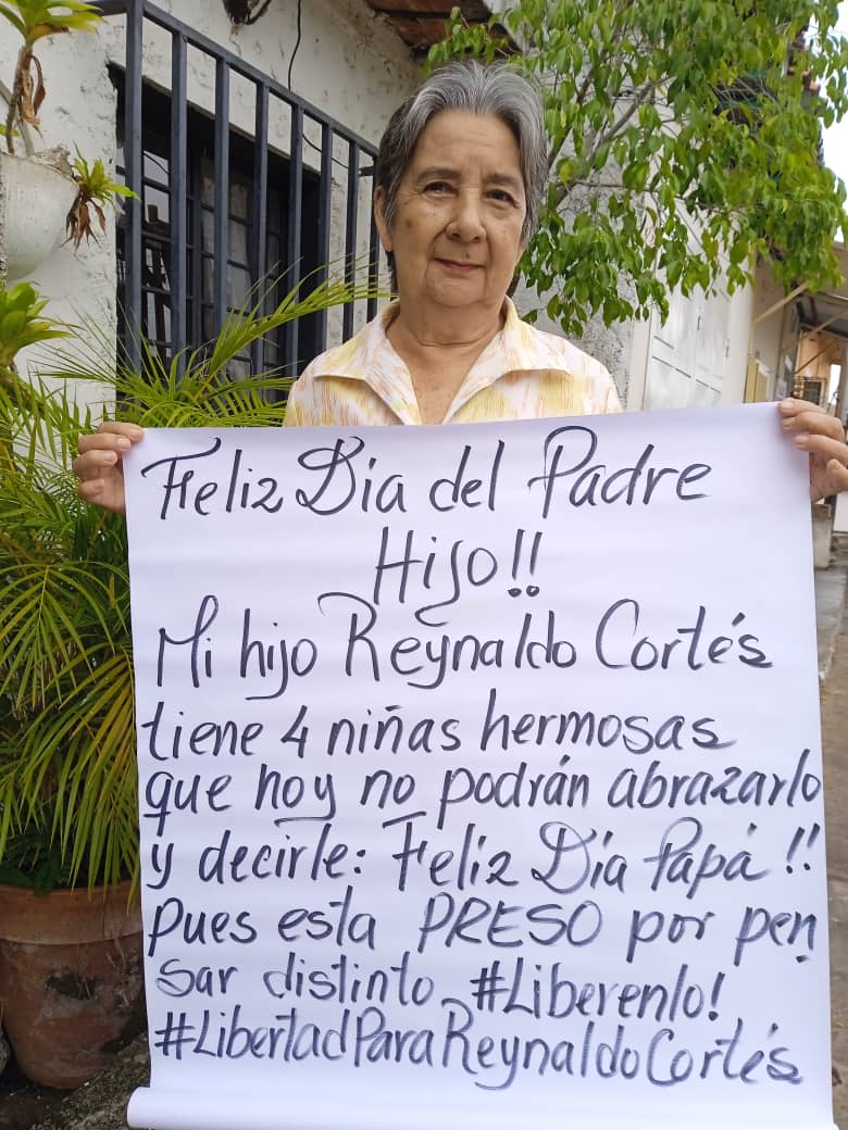 Hoy día del padre,los hijos de los presos políticos no podrán abrazarse por la injusticia que se vive en nuestro país #BastaDeInjusticia #LiberenALosLuchadores #SonInocentes