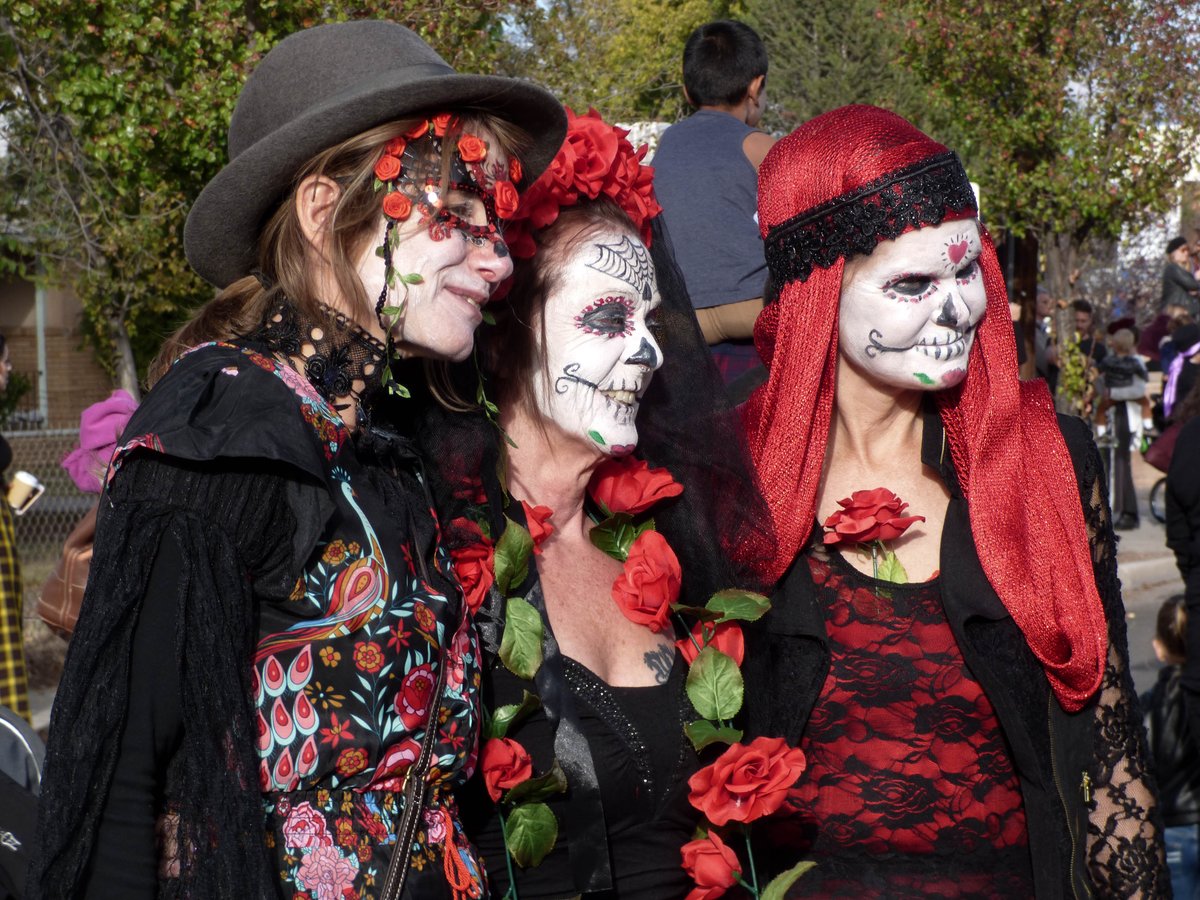 The Muertos y Marigolds in #Albuquerque's south valley is an annual event celebrating #DayoftheDead with a parade, music and celebration - ow.ly/vwot50LjuGs

#NewMexico #event #community #culture #daytrip #familyfriendly