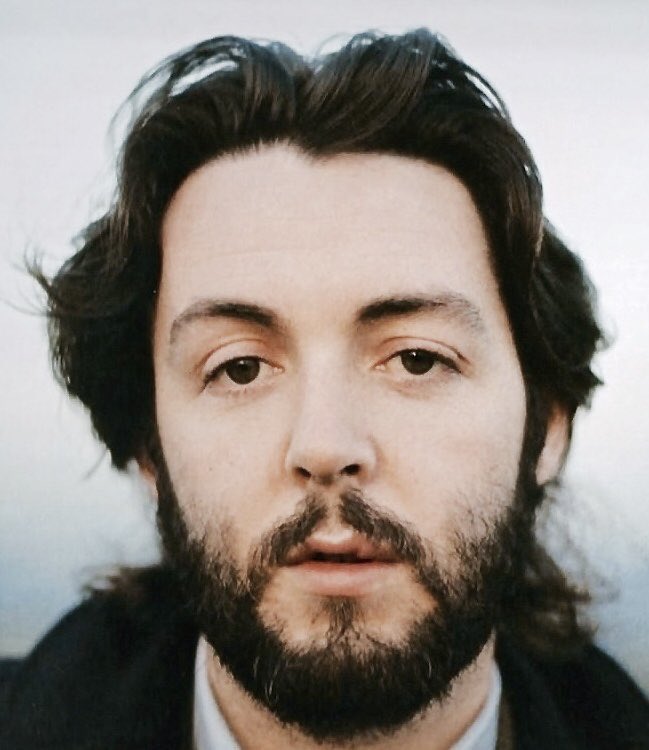retrochenta's tweet photo. Hoy cumple 81 años Sir Paul McCartney, historia viva de la música. https://t.co/GKOdgpPBqO