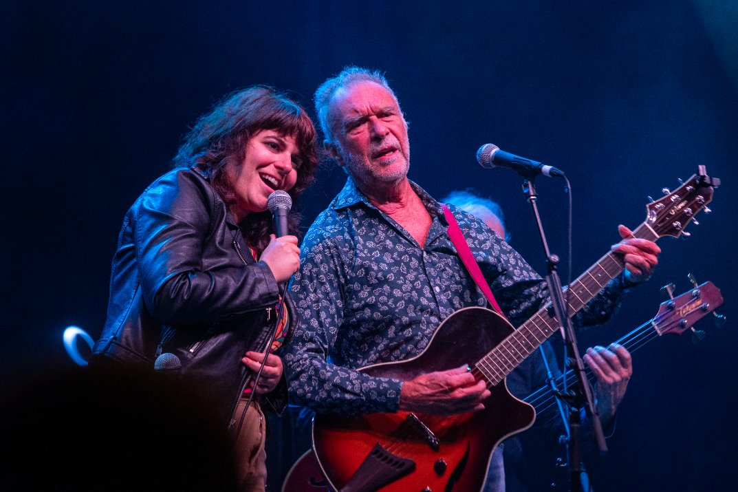 Wow ! On ne peut que se sentir privilégier quand on a la chance de vivre un tel show. 😍 Pleines de générosité, les performances de <a href="/ZacharyOfficiel/">Zachary Richard</a> et <a href="/lisaleblancyo/">Lisa LeBlanc</a> ont fait bouger et chanter la foule toute la soirée. Inoubliable !

Une soirée présentée par <a href="/1047_FM/">104,7 Outaouais</a>