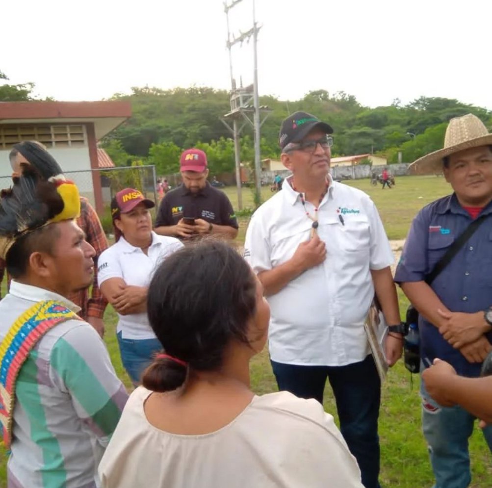 Fondas_Ve's tweet photo. #FondasInforma📲 | La Coordinación de la Oficina Regional Fondas #Maracaibo, participa de la Instalación del Estado Mayor de Atención Indígena en el municipio Machiques de Perijá. https://t.co/Rt4l2oIapS