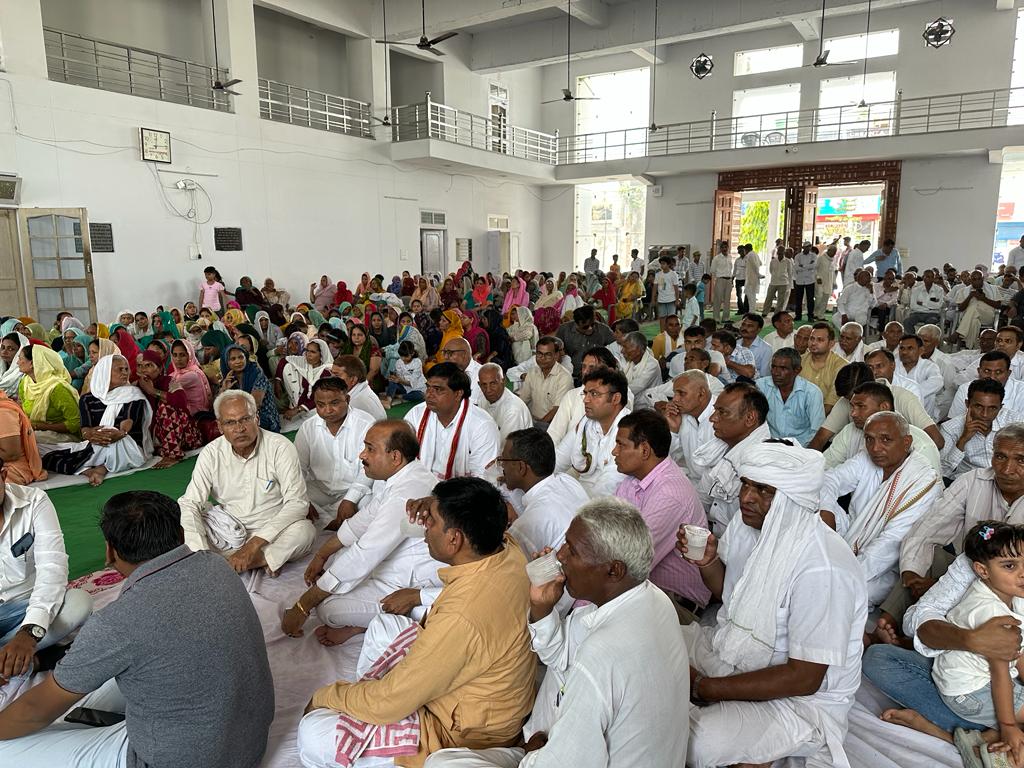 Tanwar_Indian's tweet photo. नारनौंद विधानसभा क्षेत्र में आयोजित कार्यकर्ता मीटिंग व जनसभा में पहुंच कर कार्यकर्ता साथियों के साथ संवाद किया व जींद में हमारे साथी जसवंत सिंह जी की स्वर्गीय माता जी की शोक सभा में शामिल होकर श्रद्धांजलि दी। https://t.co/xOF1TIz4kC