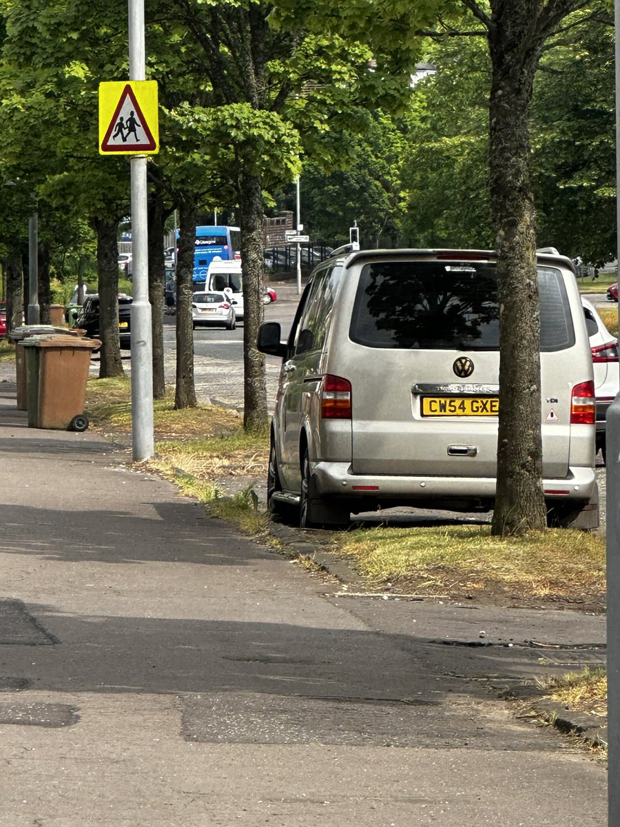 sarajaneduffus's tweet photo. @FirstinGlasgow at Knightswood Cross trying to activate my bus ticket and your driver drive right past me!!!!! 😡
So no doubt my ticket will be run out before the next one arrives, how do I get a refund?! https://t.co/NmAfE2TalK
