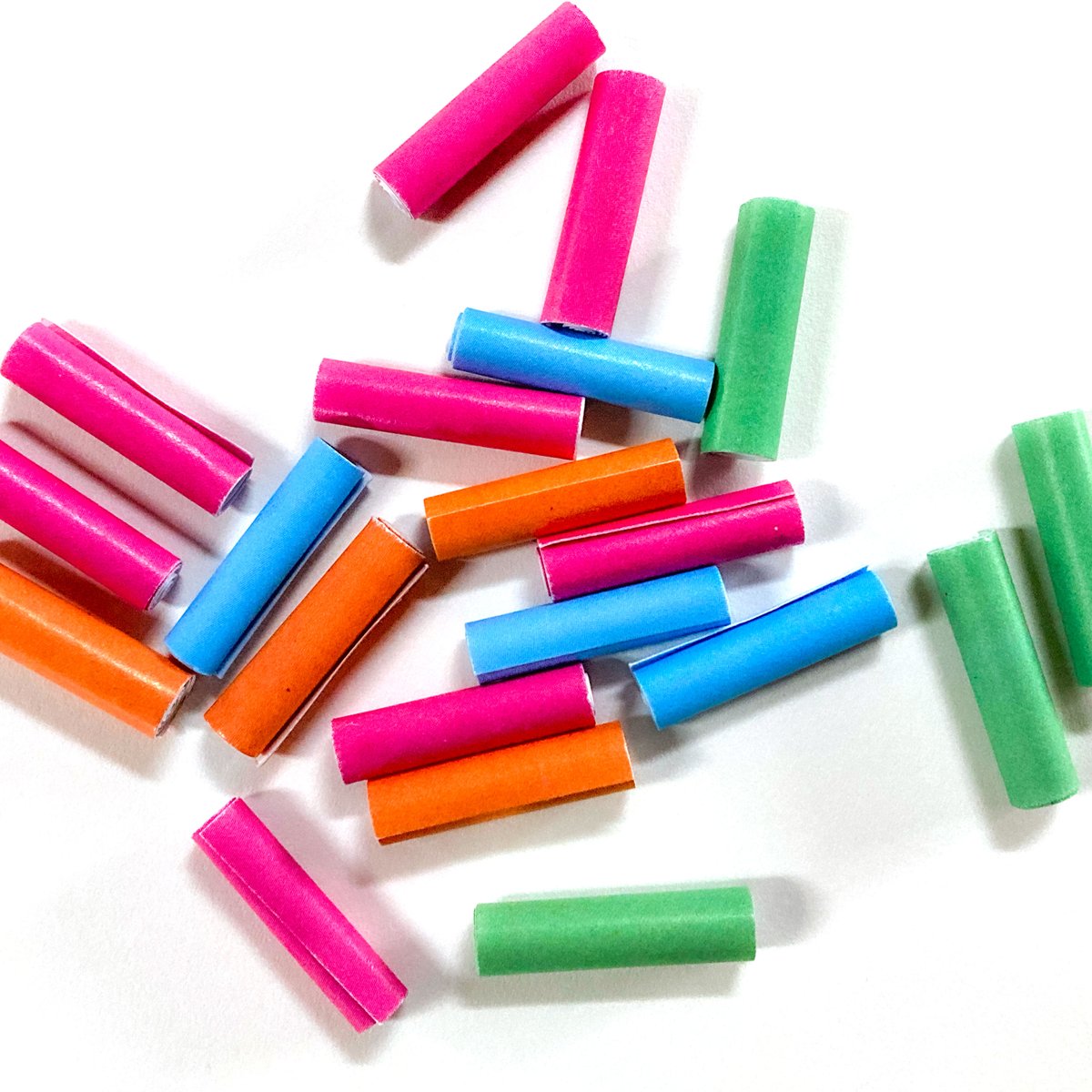 the confetti crutch 🎉

#confetti #color #new #colorful #varietypack #smokepretty #burnbabyburn #green #pink #blue #Orange