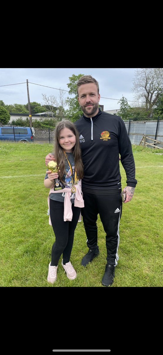 HallidayCarrie's tweet photo. Happy Father’s Day @willygrattan we love you so much,  the kids are SO lucky to have the best dad in the world who would do absolutely anything to make them smile! #teamG https://t.co/ulz8SNyfxZ