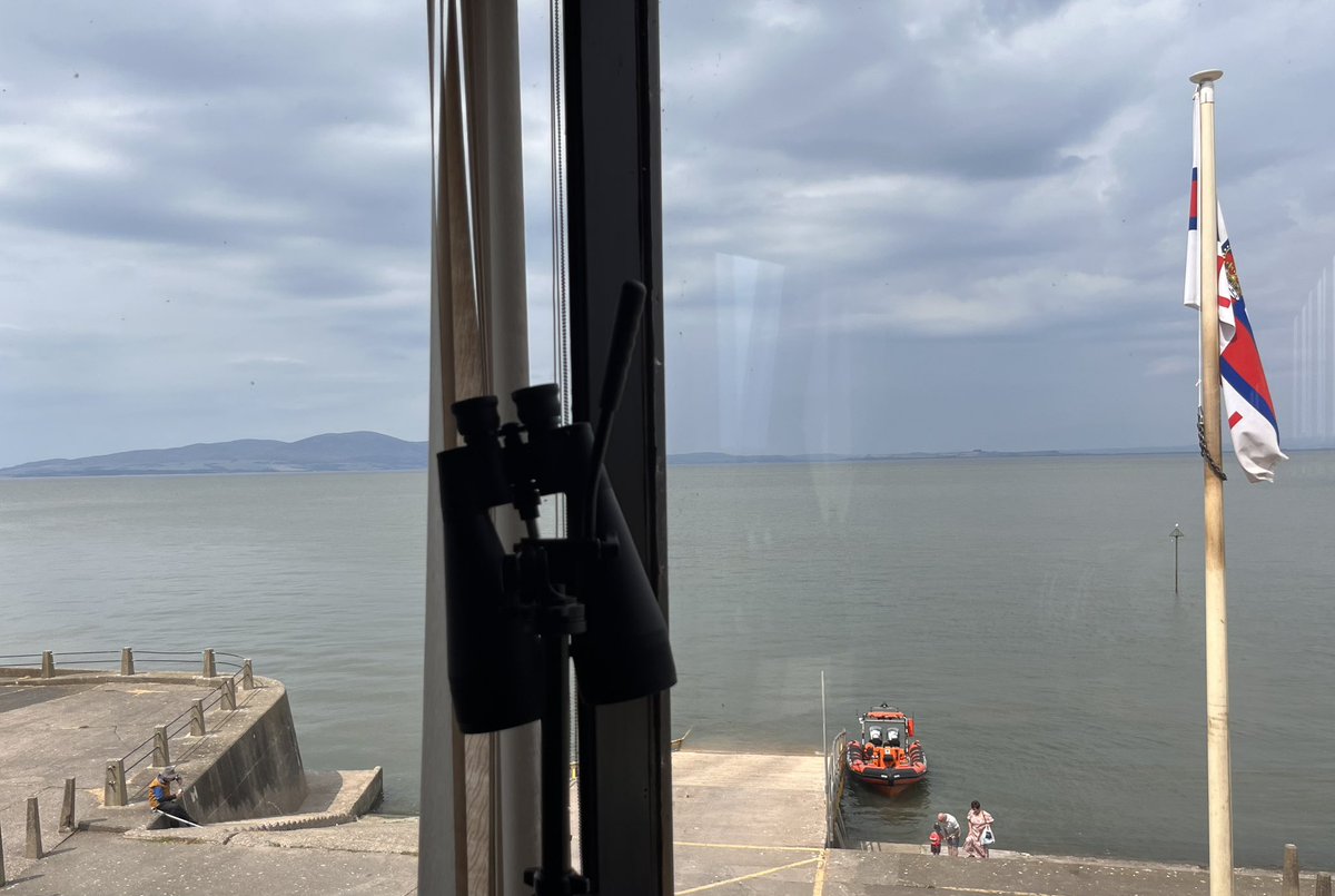 Today we paid a visit to our RNLI Siloth friends and enjoyed a quick coffee as we looked back from their Station to the Scottish coast. All independent lifeboats work closely with their RNLI neighbours, often jointly tasked and importantly we look out for each other. 🙂☕️🙏