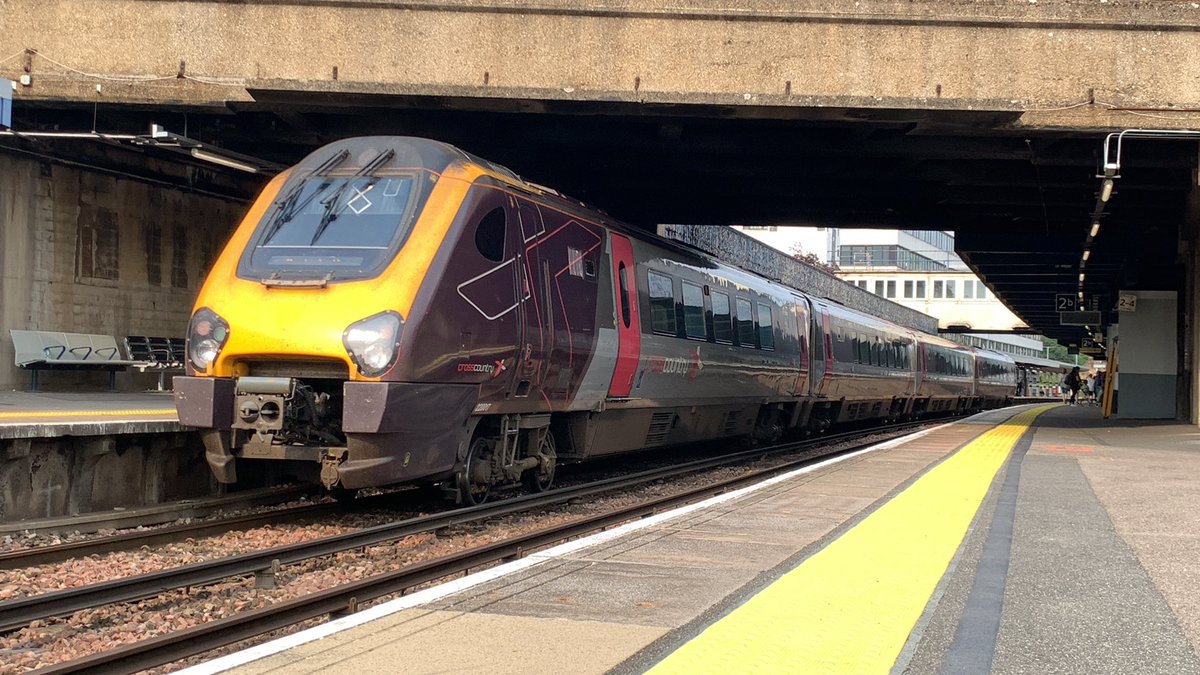 LudwigTails's tweet image. @CrossCountryUK #class220 017 arrives into Southampton bound for dunno where.

#voyager #crosscountry #crosscountrytrains