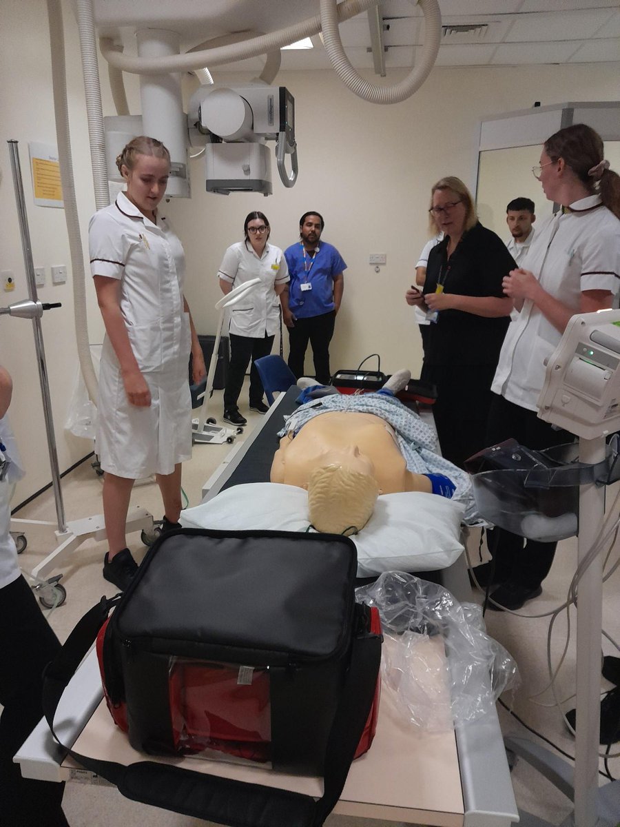 Another engaging Simulation @UHDBTrust some great learning points for pre Preceptorship and students
@UoDDiagnosticI1 
@SCoRMembers 
@UHDBResusandSim