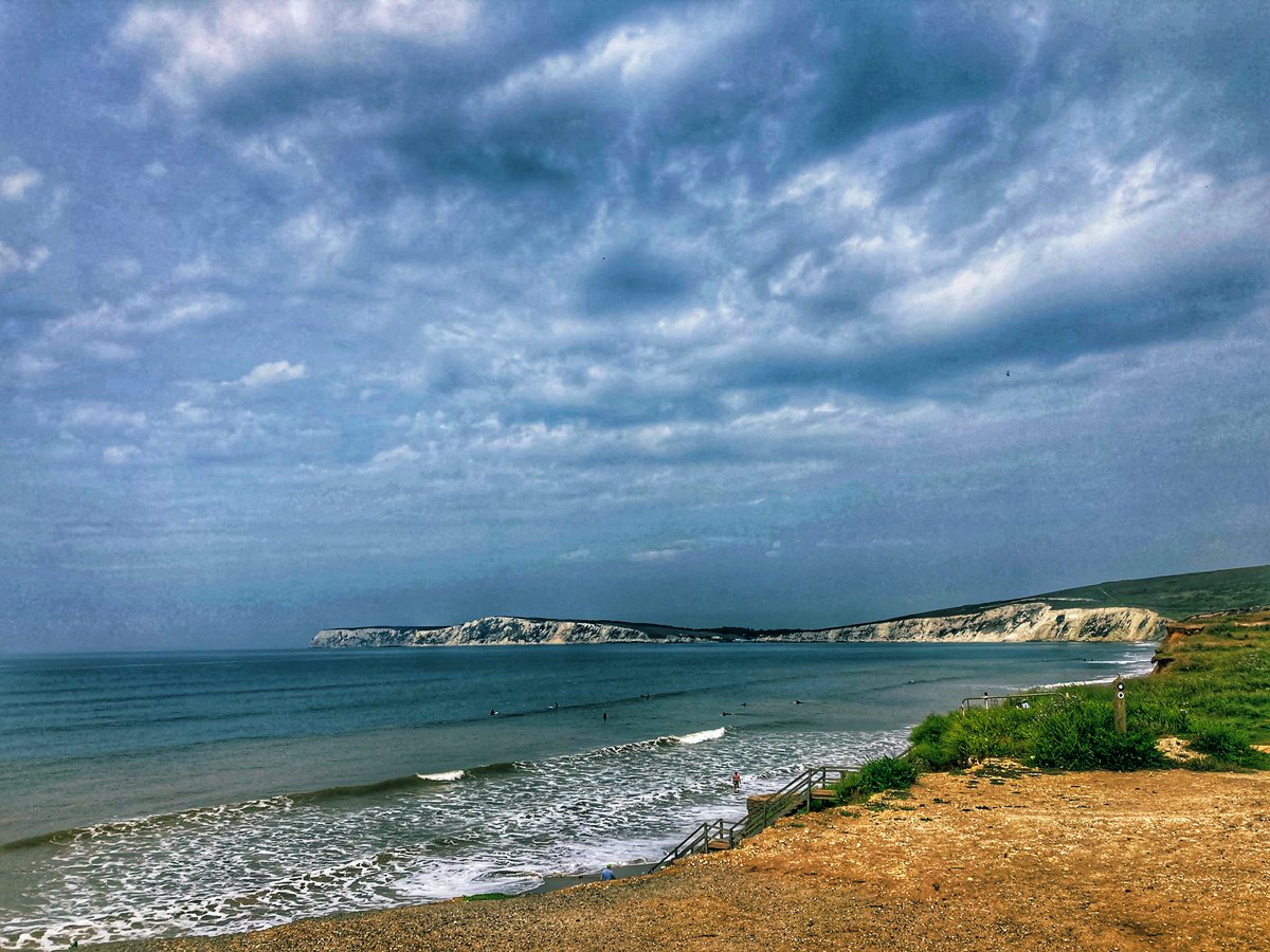 helsvarc's tweet photo. Lovely Little day in the saddle yesterday 😬 IOW Randoneee .. Clockwise and Anti Clockwise 🔁 … 
Beers at the end! 🍺🚴‍♀️🚴🏽‍♂️ 
#Cyclinglife #IsleofWight 
#Randonee https://t.co/RifjWO2DKZ
