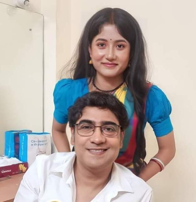 ARILOKMYLOVE's tweet photo. কৌশিক স্যার আর সোমুদিকে নতুন কোনো গল্পে নতুন ভাবে ফিরিয়ে আনুন 🙏🏻
#WeWantPairingofKoushikSenSomuSarkarBack @StarJalsha_ #WeWantNewShowWithKoushikSenandSomuSarkar
@iamrajchoco @RCEpvt @AcropolisEnt @SVFTelevision https://t.co/iUha3C6hNK