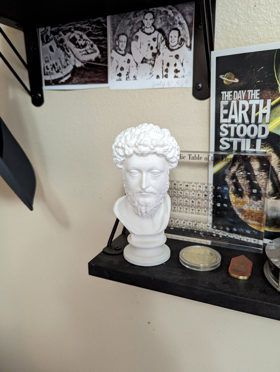 Thanks to @mcgillmd921 for this bust of Marcus Aurelius! A great daily reminder of Stoic principles