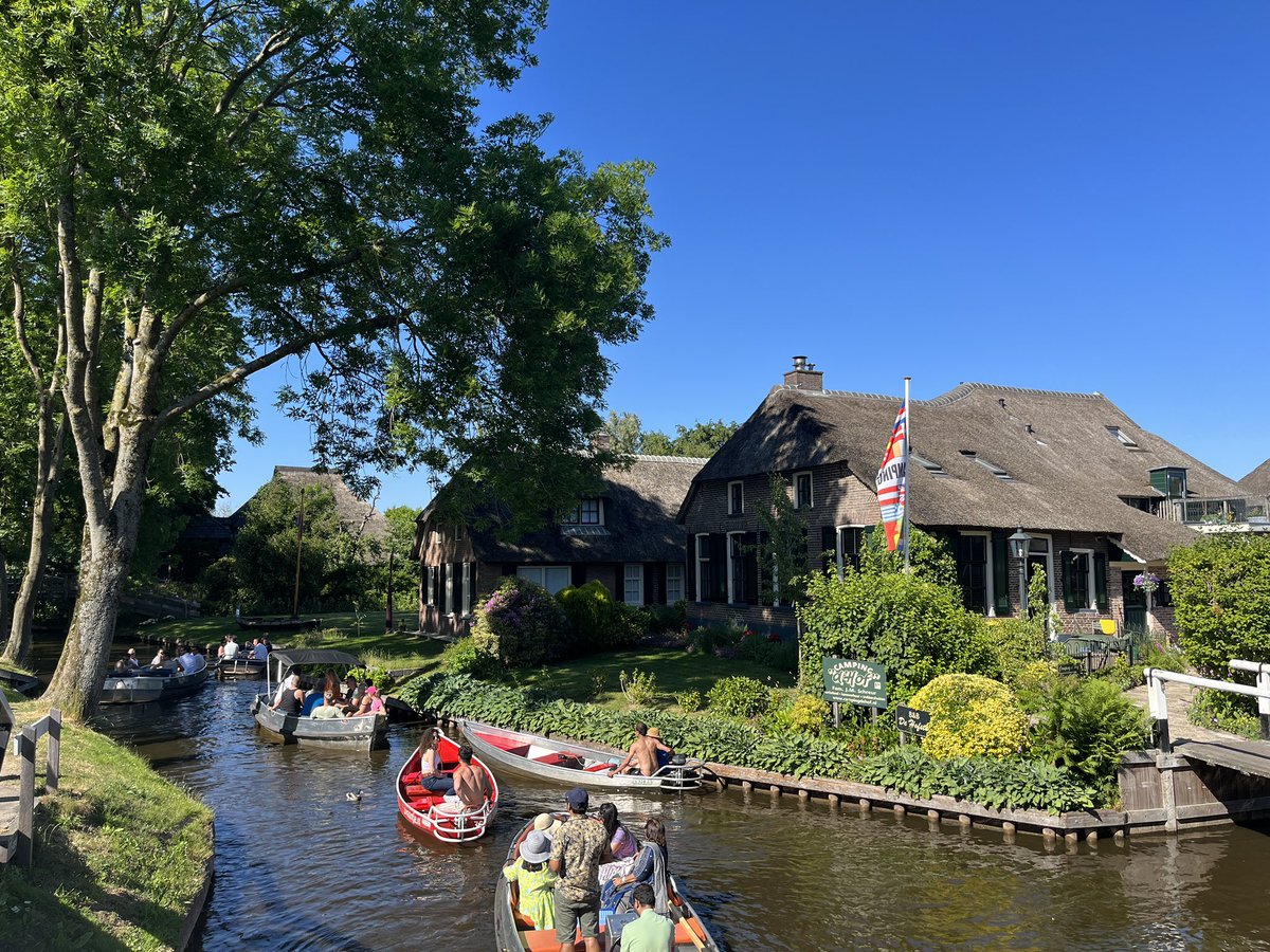 I have took a walking tour video in Giethoorn, Netherlands. #giethoorn @WalkingTourVids @WalkingCrow2 @ENTDECKERGREISE @reisedepeschen @Walkingcrow4 I hope you enjoy my video: youtu.be/moTg_TE69bY