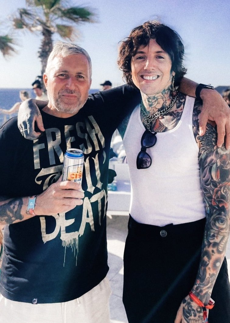 daily_sykes's tweet photo. Happy father's day, Mr. Sykes ❤️ https://t.co/yPZN5WHUHw