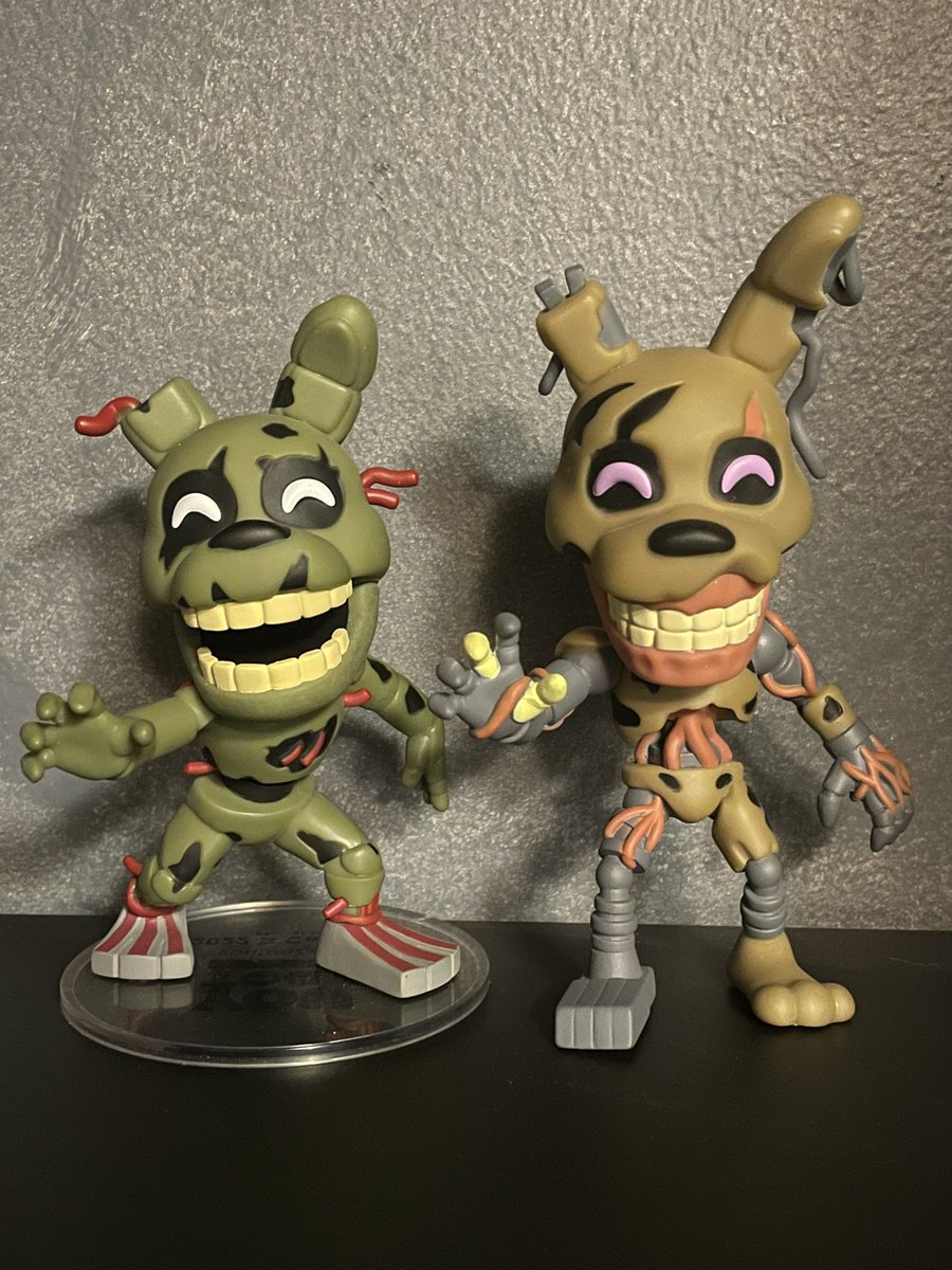 holy shit I just realized the Burntrap Youtooz looks like he's trying to mimic Springtrap's pose

intentional or not that's really fucking cool