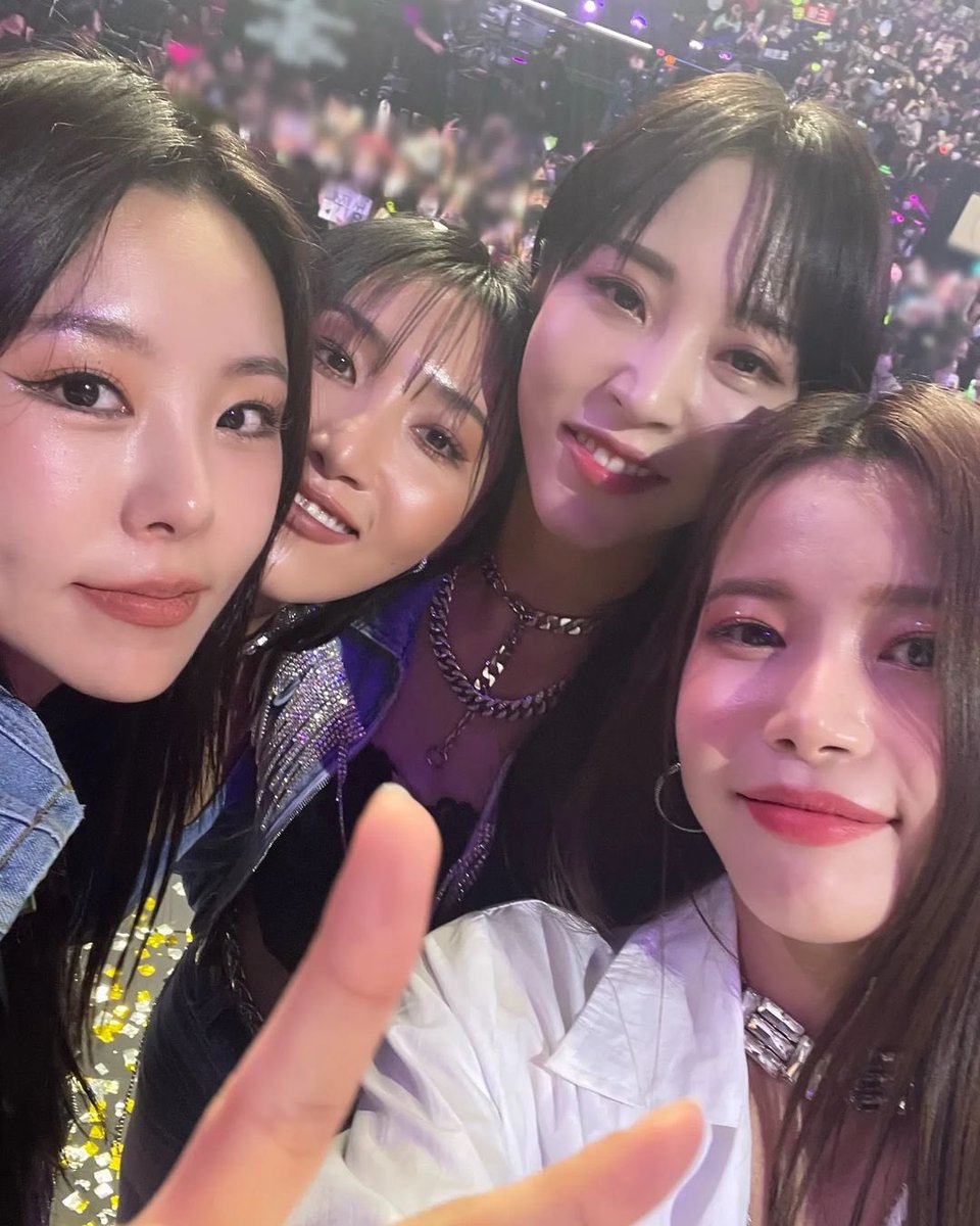 honeyyongsun's tweet image. happy 9th anniversary mamamoo &amp;lt;3 

#9TH_ANNIVERSARY
#마마무와_무무는_영원한_친9
#MooMoosWillContinue