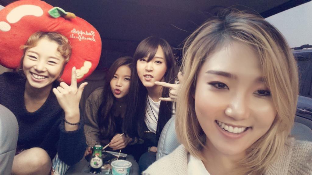 honeyyongsun's tweet image. happy 9th anniversary mamamoo &amp;lt;3 

#9TH_ANNIVERSARY
#마마무와_무무는_영원한_친9
#MooMoosWillContinue