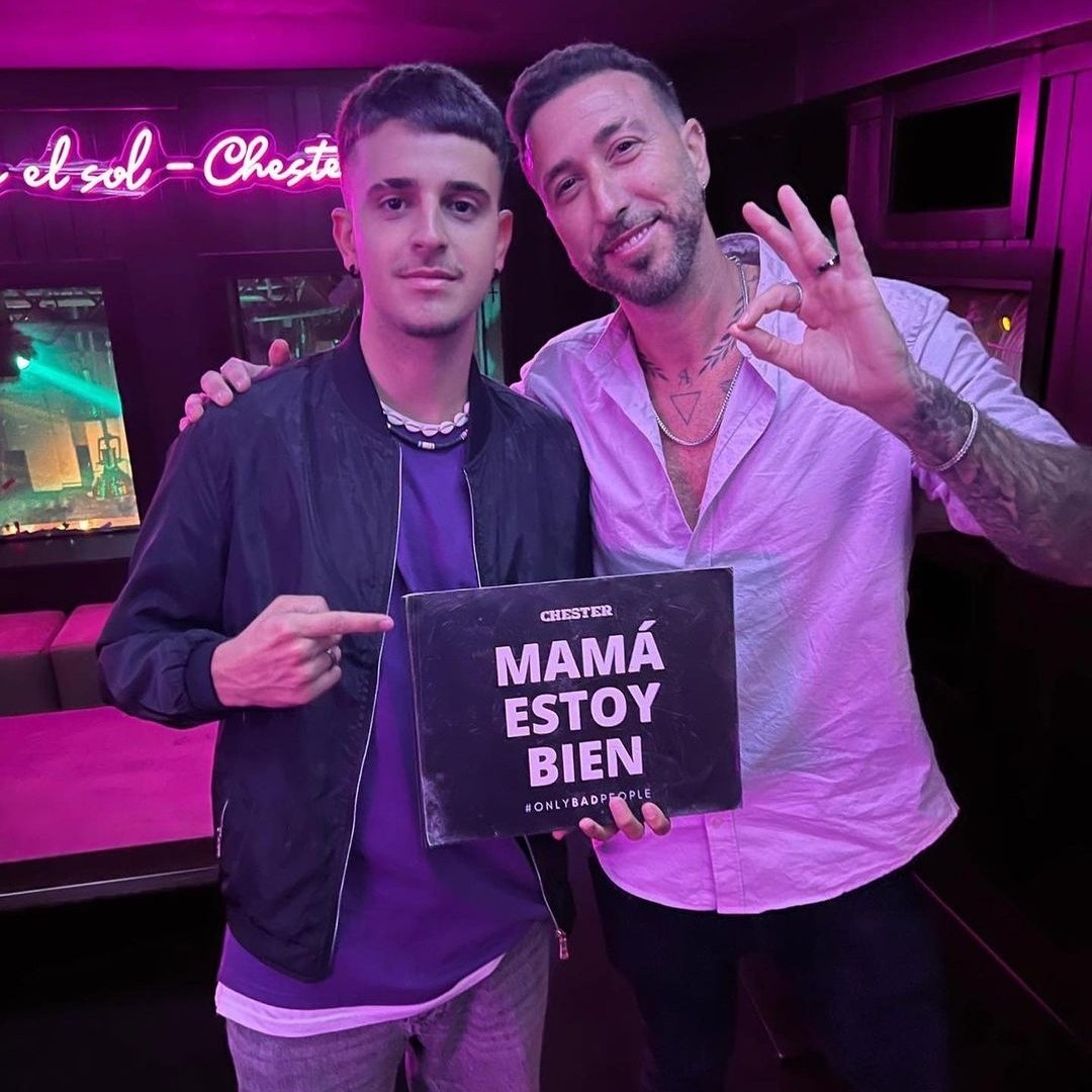 — Yo después de no contestar las 5 llamadas perdidas de mamá:
