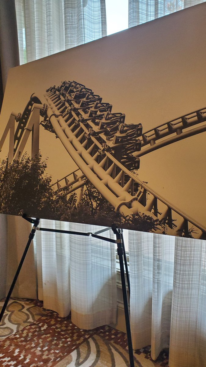 supkophoto's tweet photo. So far no one wants a 32"x48" black and white canvas. Sad :(
#CoasterCon45 https://t.co/BqkVKMTBWE
