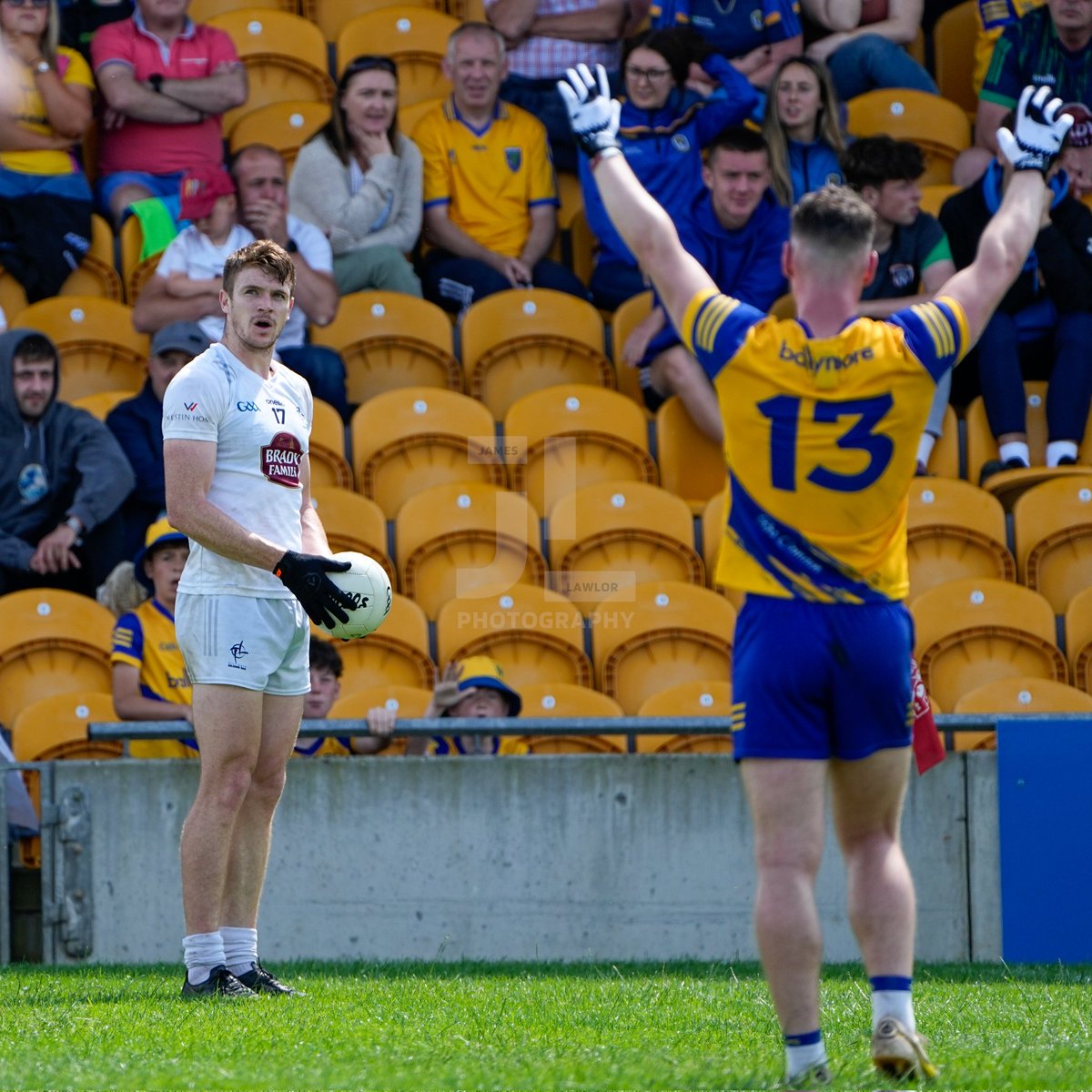 JamesLawPhotos's tweet photo. Last kick of the game,
Left foot from the sideline.

Balls like a Bengali Tiger!! 

Hon the Lillys ⚪⚪ https://t.co/asRcG6WuNC