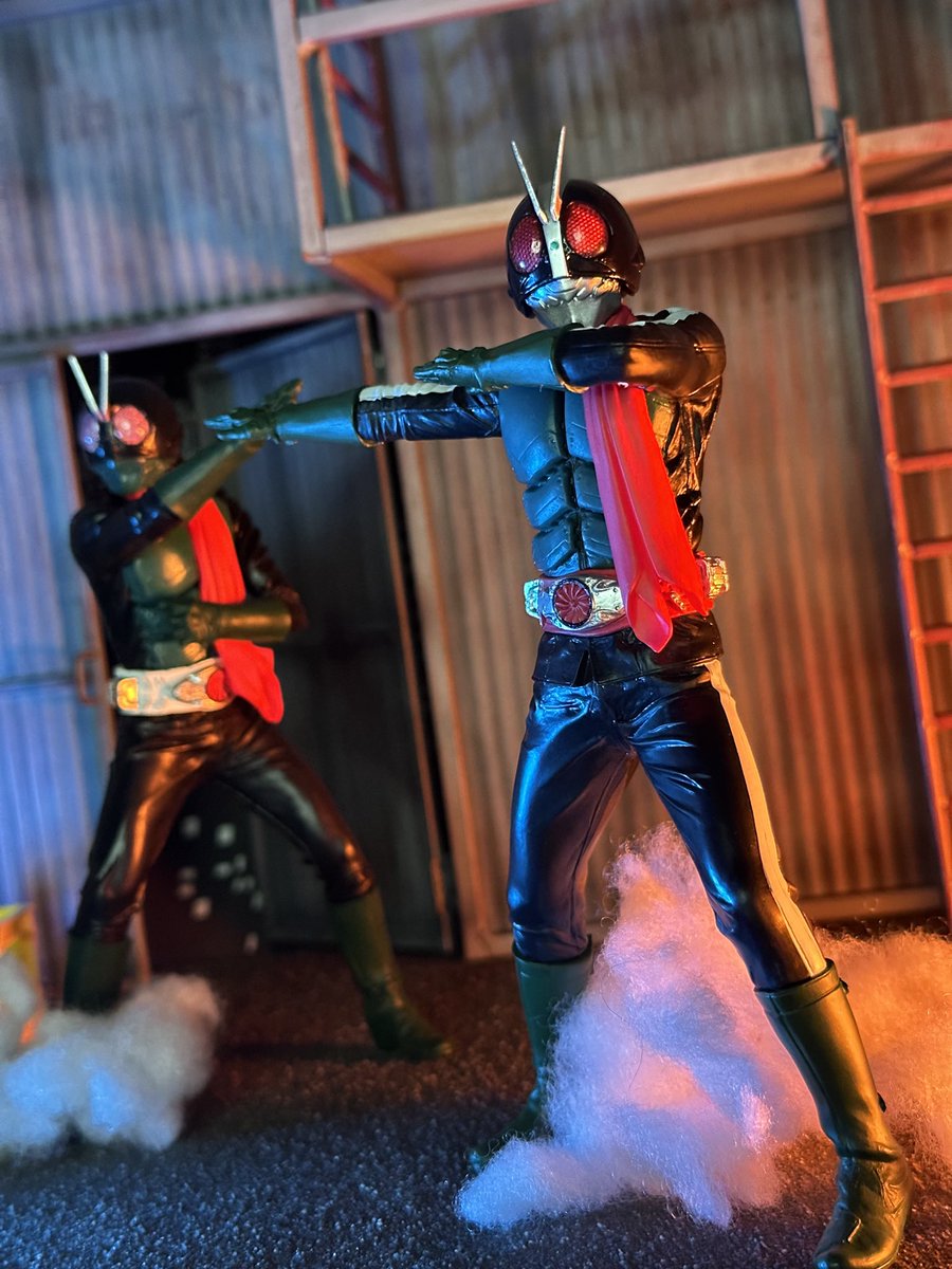 Chrom_STR's tweet image. Can’t wait for 6th July in Malaysia!!! These 2 baddies gonna henshin outta KR fans in Malaysia @TGVCinemas 
🏍️🧣