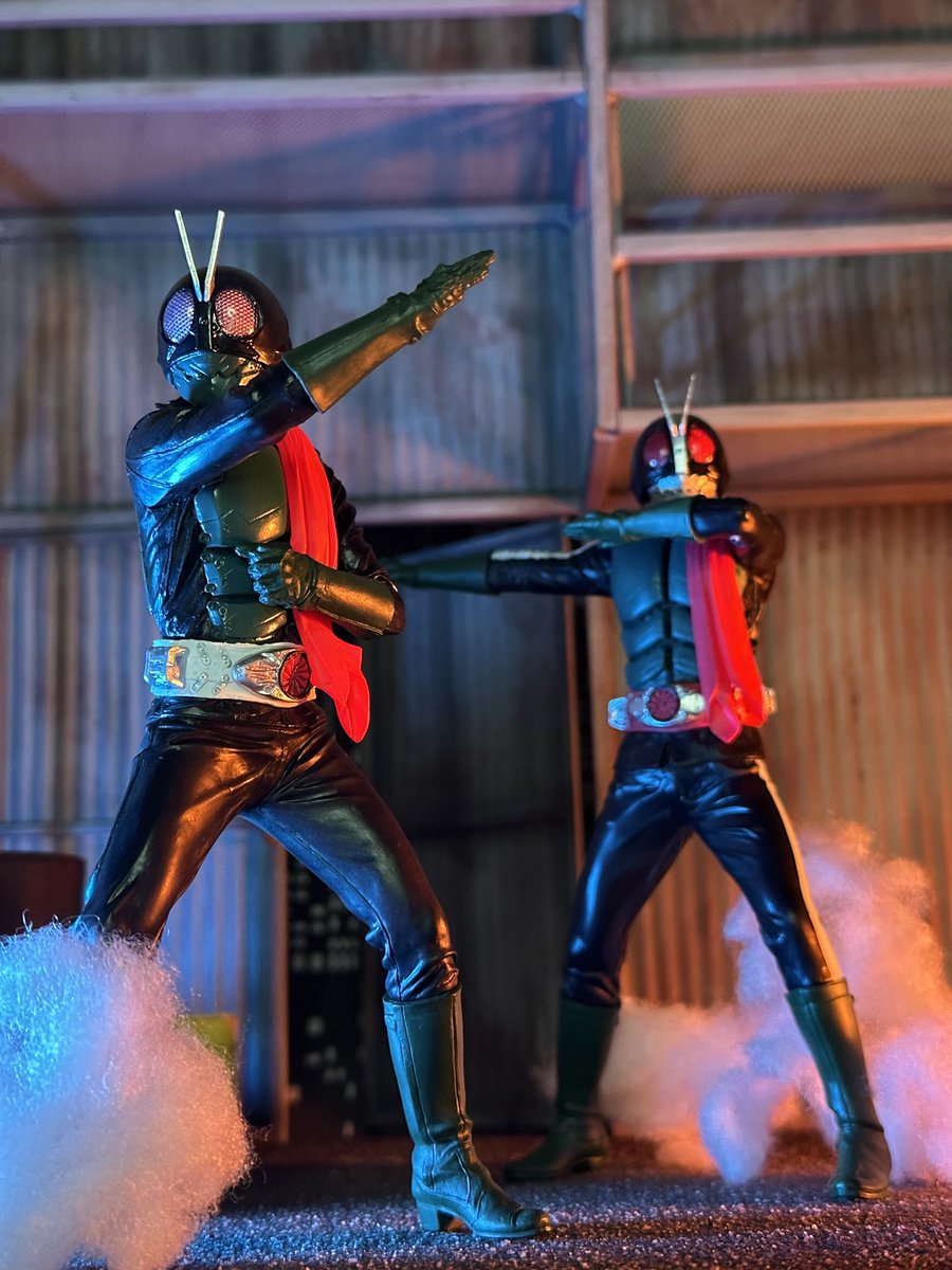 Chrom_STR's tweet image. Can’t wait for 6th July in Malaysia!!! These 2 baddies gonna henshin outta KR fans in Malaysia @TGVCinemas 
🏍️🧣