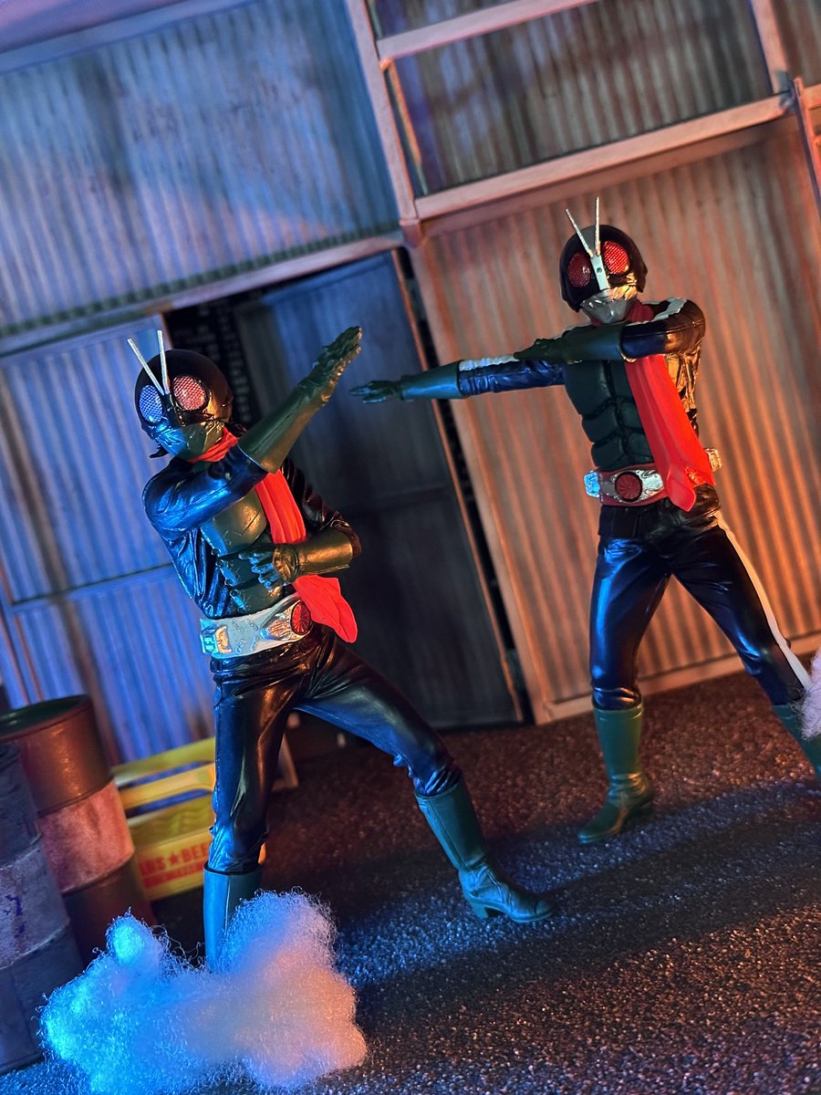 Chrom_STR's tweet image. Can’t wait for 6th July in Malaysia!!! These 2 baddies gonna henshin outta KR fans in Malaysia @TGVCinemas 
🏍️🧣