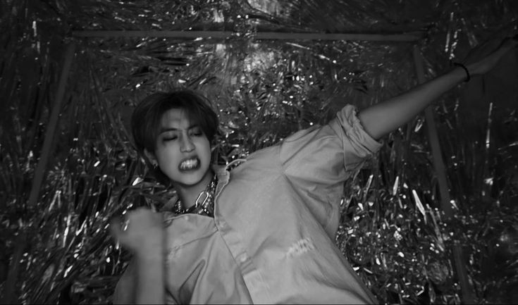 joromiishere's tweet photo. GET LIT WITH STRAY KIDS
#GetLit_Video_OutNow
#StrayKids #GetLit @Stray_Kids https://t.co/zGSoAdxJZv