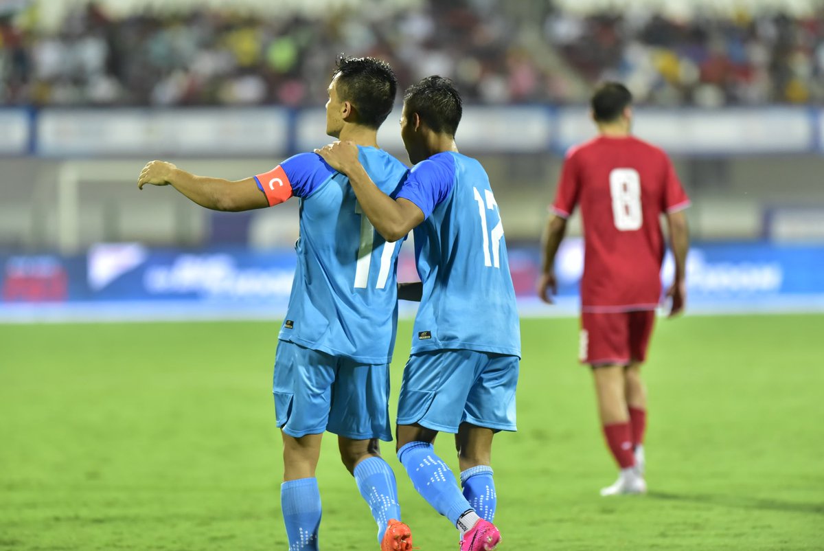 IndianFootball's tweet photo. .@lzchhangte7 ’s dribbling and crossing 🤝🏾 @chetrisunil11’s goal scoring prowess 

A match made in heaven 💙🇮🇳

#BlueTigers 🐯 #INDLBN ⚔️ #HeroIntercontinentalCup 🏆 #IndianFootball ⚽️ https://t.co/xNHX4yqtnr