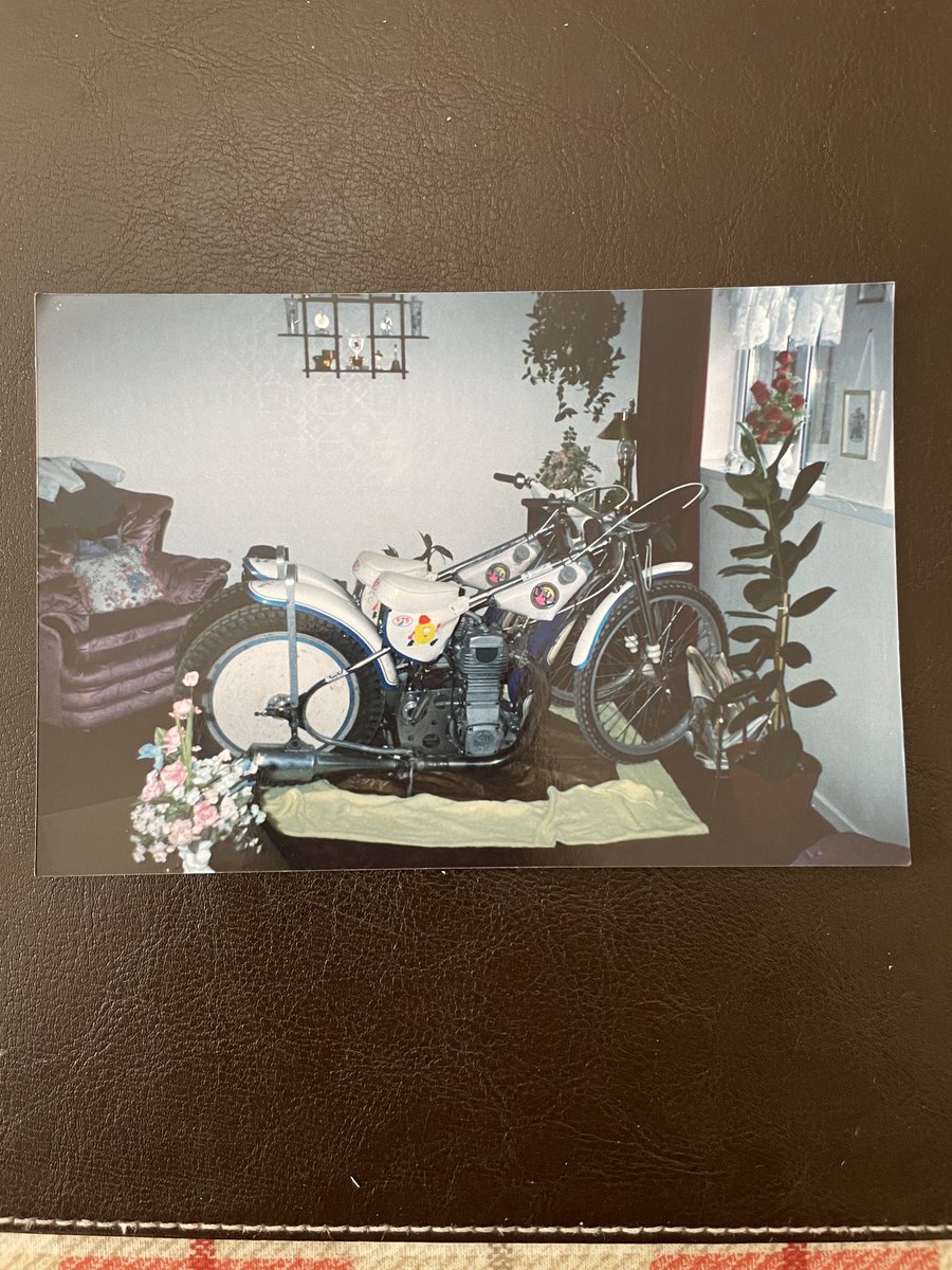 Tony Kareer tweet media