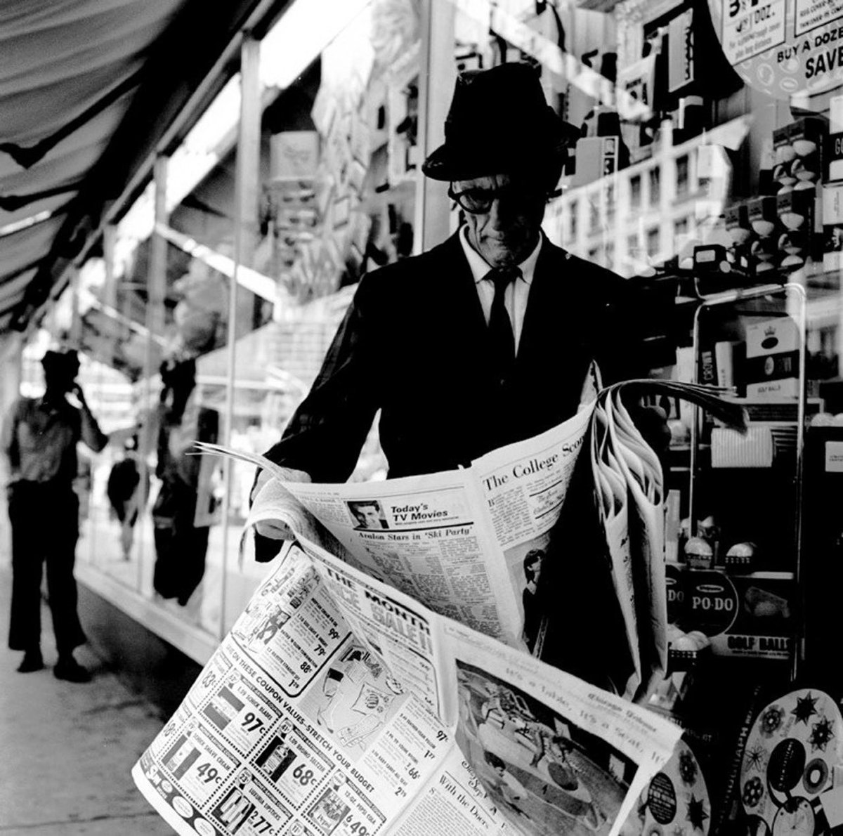 “Il tempo, il tempo a lungo termine, che cosa ha a cuore? ”

Martin Amis, La storia da dentro

#NellaTemporaneità #VentagliDiParole 

©️Vivian Maier