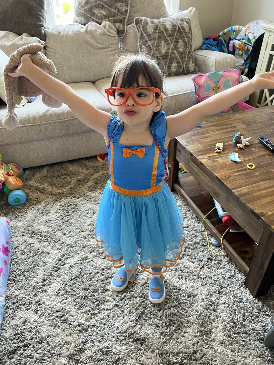 Fantasy_Giant's tweet photo. Emilia is ready for the show!!! #HappyFathersDay #TooStinkinCute #blippi #blippilive https://t.co/nyIXaIoQHj