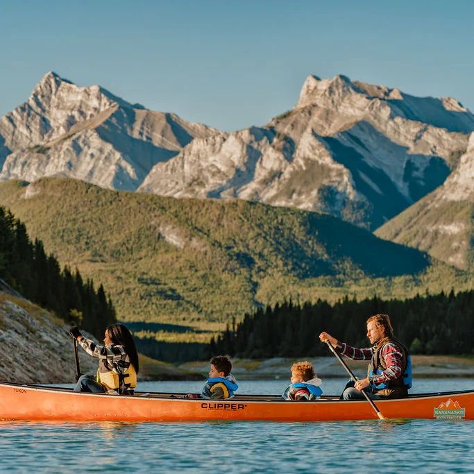 Happy Father's Day to all of the dad's of the world who steer their kids in the right direction 🛶  

📸 IG: kanoutfitters | #ExploreCanmore #ExploreKananaskis