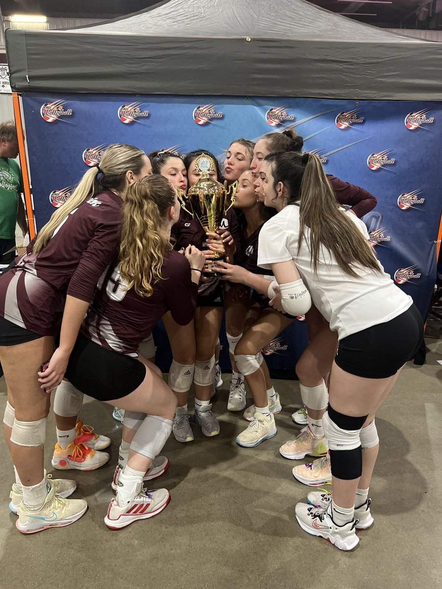 Mia Schaefer tweet media