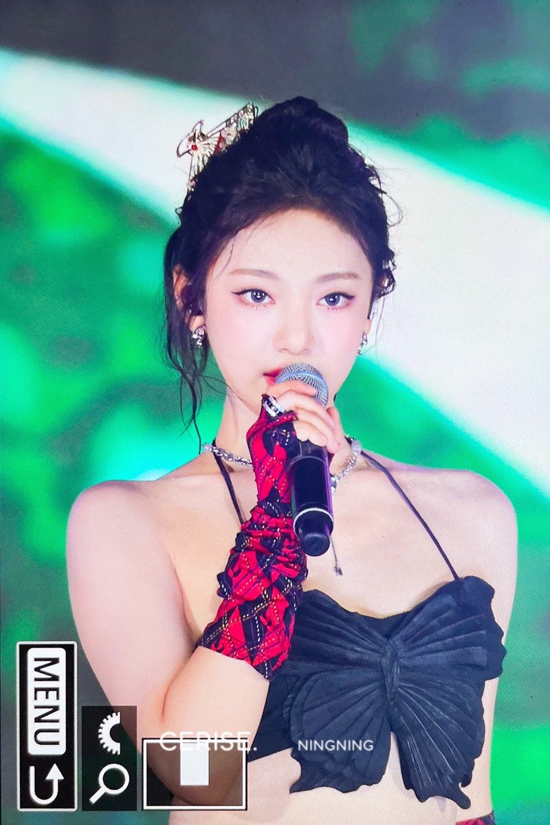 Ningbutter's tweet photo. 자 잃어버리면 닝닝이 쇄골로 재면 될거같음.. https://t.co/pTArBjb0zx