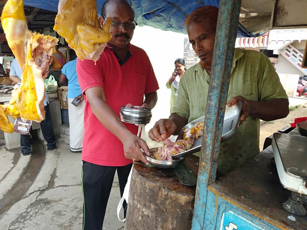 Citizens actively following the 'Eco Vizag -Zero Plastic' initiative and carrying their own boxes for the purchase of meat related products.

#SwachhSurvekshan2023 
#SwachhSurvekshan2023Visakhapatnam 
#VisakhaSwachhSankalpam 
#VizagSaysNotoPlastic 
#EcoVizag 
#RRR4LIFE…