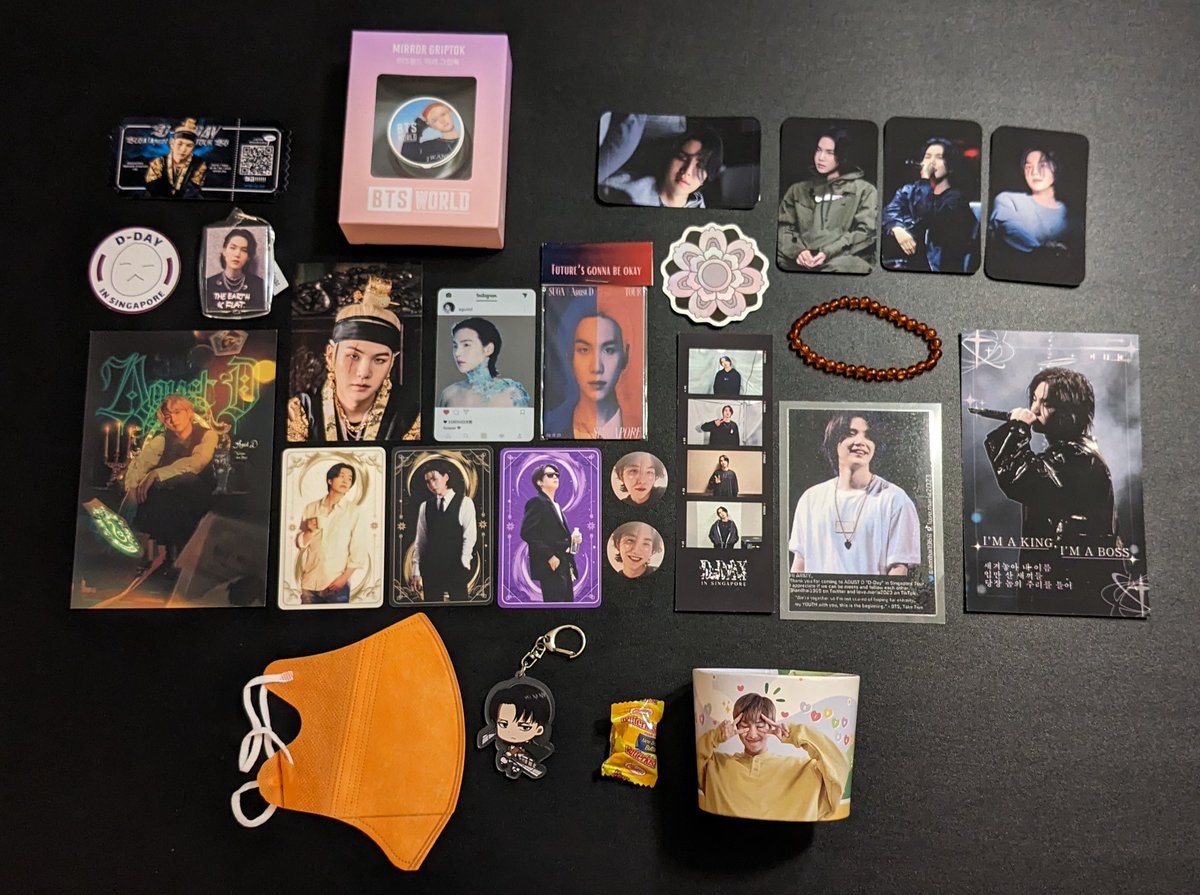 MilanLu's tweet photo. BTS concerts are made that much more special by ARMY who give out freebies and those who sell little merch items. 90% of this I got for completely free. Thank you to all who made the concerts so much more fun and festive 💜
#SUGA_AGUSTD_TOUR_in_SINGAPORE https://t.co/5xQmzYBpT6