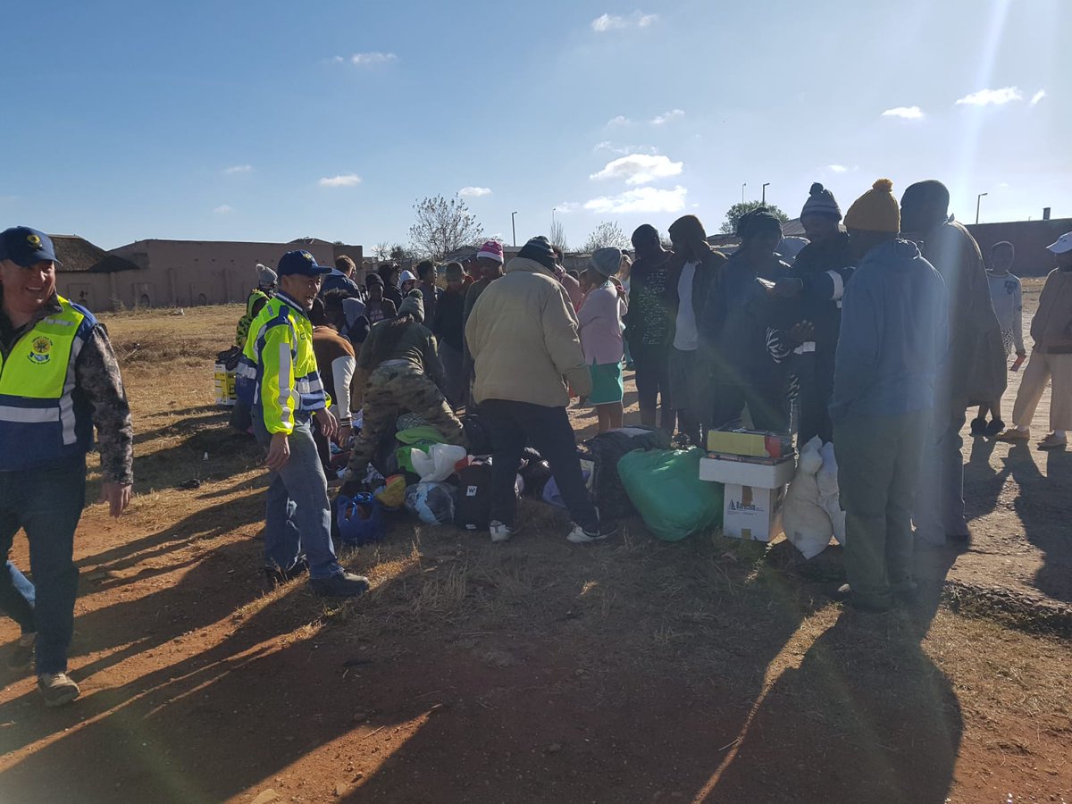 SAPoliceService's tweet photo. #sapsGP In celebration of #YouthDay, #SAPS Brackendowns joined hands with the local #CPF, #CommunityInBlue, Afriforum and Soul to Soul during a #CommunityOutreach initiative on 16/06 at Thinasonke informal settlement. Identified families within this community received various donated items that included blankets, clothes, shoes and soup. The members also used this platform to raise community members' level of #CrimeAwareness #SAPSCares ME