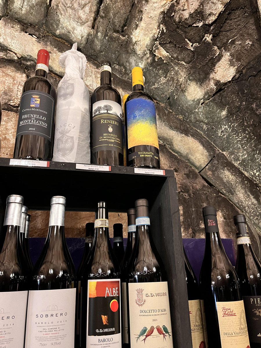 RunningChester's tweet photo. On The Taste of Chester Food Tour, guests DONโT only enjoy GREAT FOOD, they can ALSO enjoy stunning drink #food #drink foodieexperience #Chester #Chesterfoodtour #giftideas #thingstodoinchester
#thingstodoinliverpool #teambuildingactivities https://t.co/d1GN9dCXpV