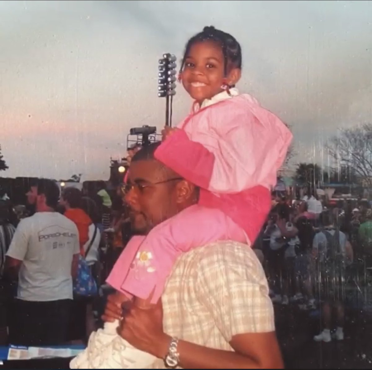 yamiah_lyons's tweet photo. happy father’s day to my very own Atticus Finch, my very own Ned Stark, my very own Mr. Bennet💛🥰 thank you dad for teaching me about literature, Christ, honor, virtue, kindness :) you’re the very best, I love u sooo much🤩 @DamonAllyson21 https://t.co/2JZjwYzgtJ