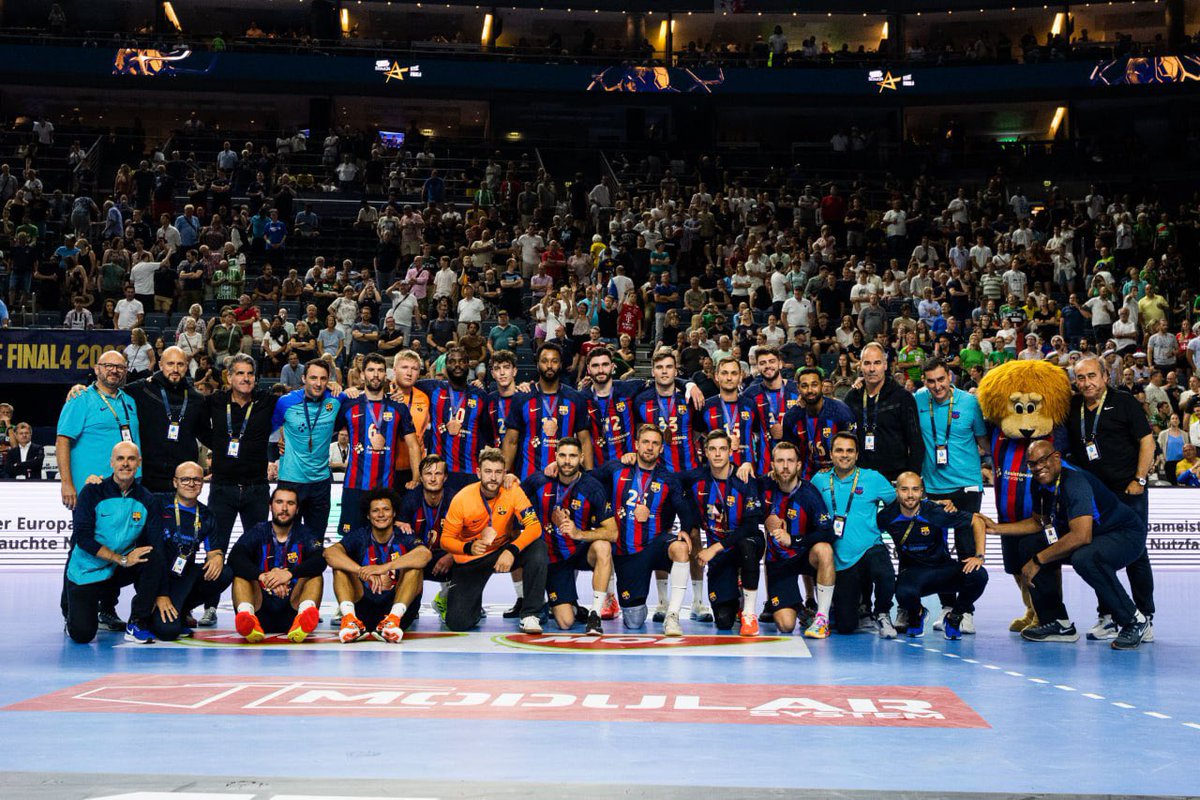 FCBhandbol's tweet photo. Equipàs https://t.co/OiPOHRxLYQ