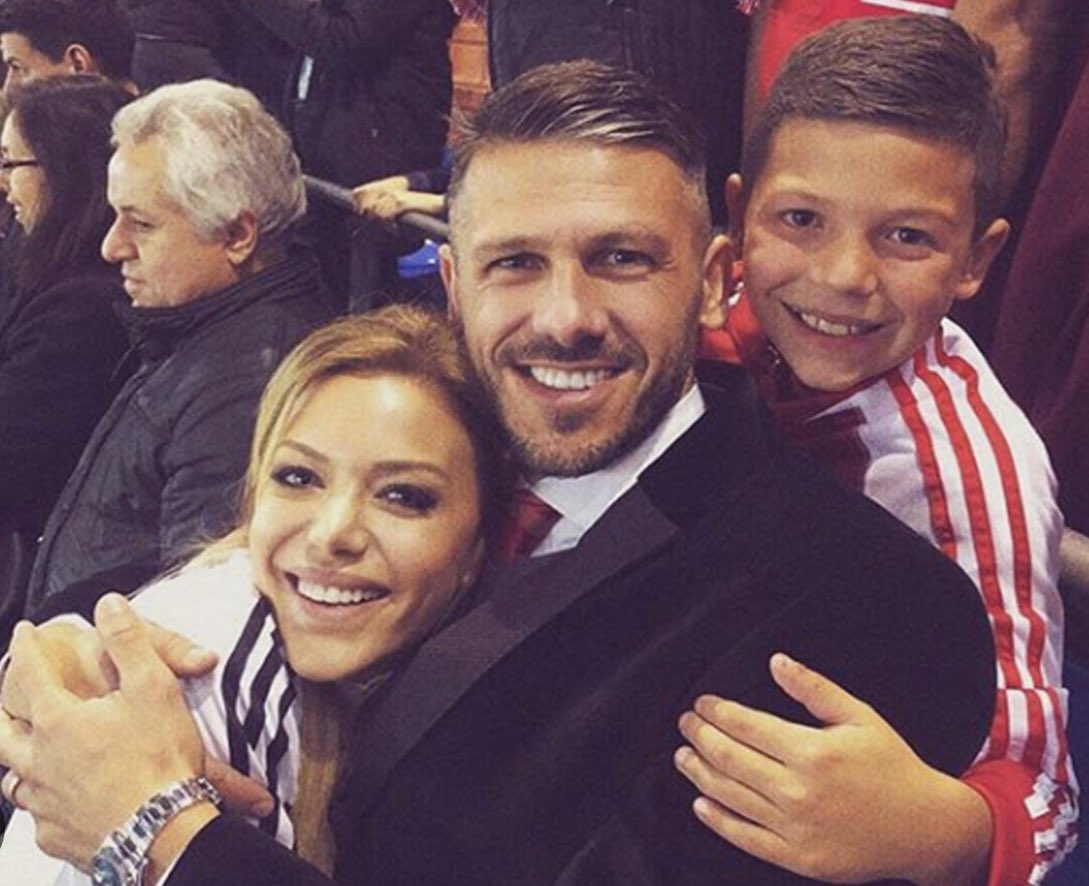 ramosesderiver's tweet photo. Feliz día Papá  #RiverPlate #DiaDeLosPadres https://t.co/8HoAOvFnU4