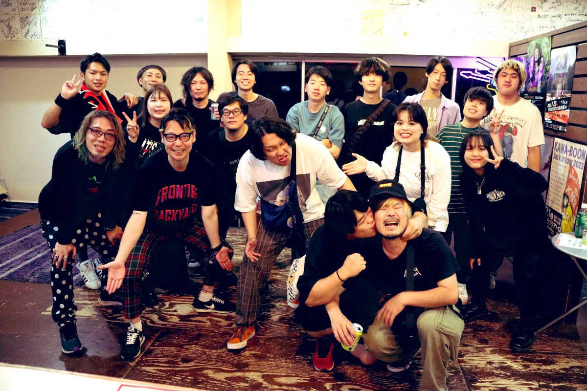 hidakatoru's tweet photo. 島根→鳥取2日間3LIVEありがとうでした！両親の地元山陰で濃厚な時間を過ごせて最高でした、9月までにはアルバムをこさえて、またスターベムズで帰って来れたらと思います✊

次回は月末に京都大作戦前夜祭でガタカです、お楽しみに！

https://kyoto-https//kyoto-daisakusen.kyoto/23/yoiyama/ https://t.co/0KcOnYo2iF